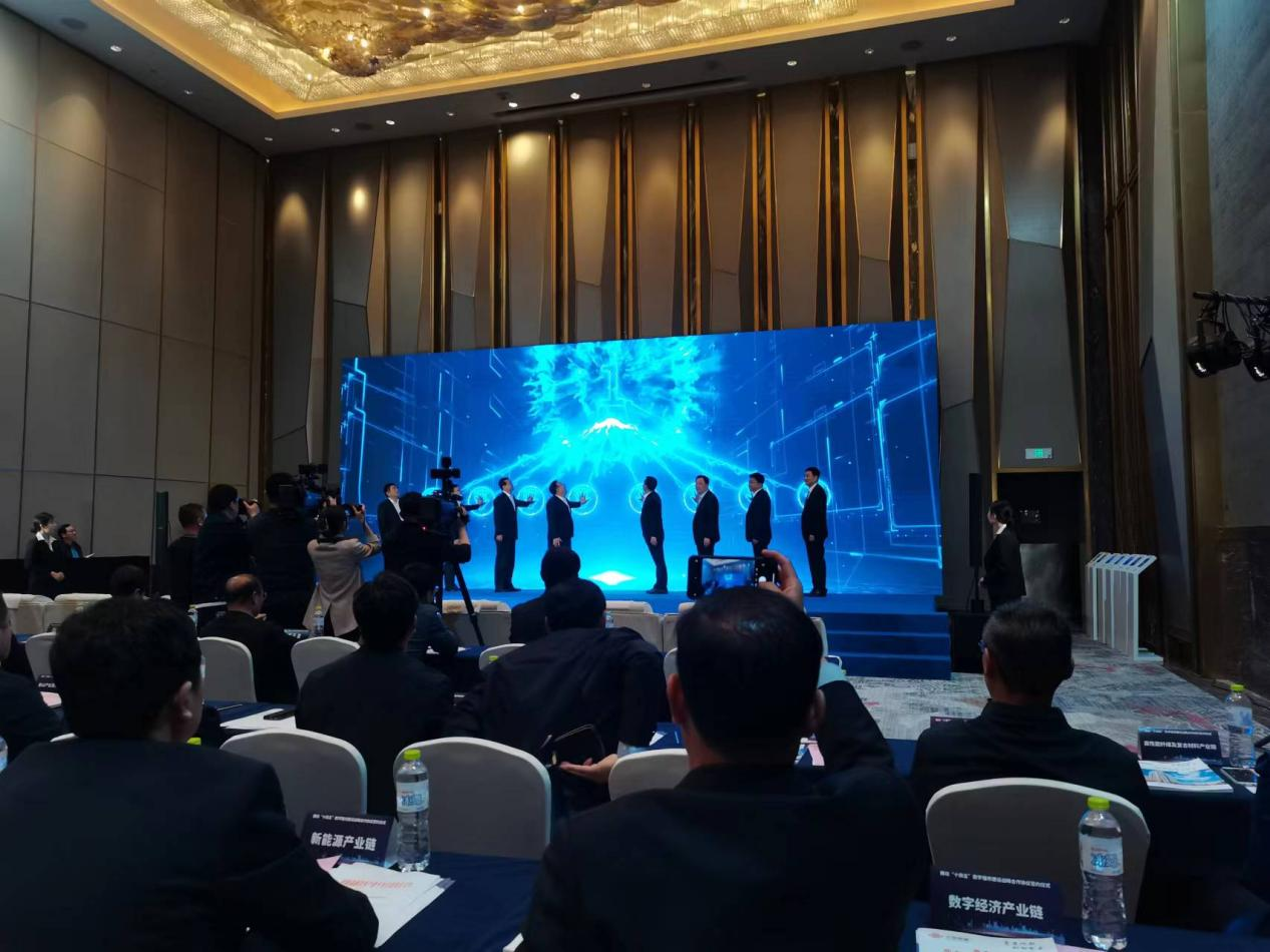 泰安高新区与联通数科山东省分公司战略相助协议签约暨***联通工业互联网（泰安）立异中 心揭牌仪式
